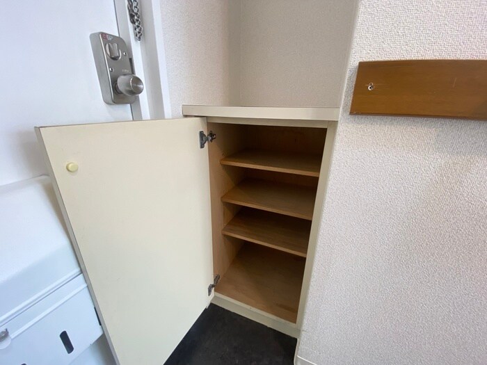 物件内観写真17　(靴箱)