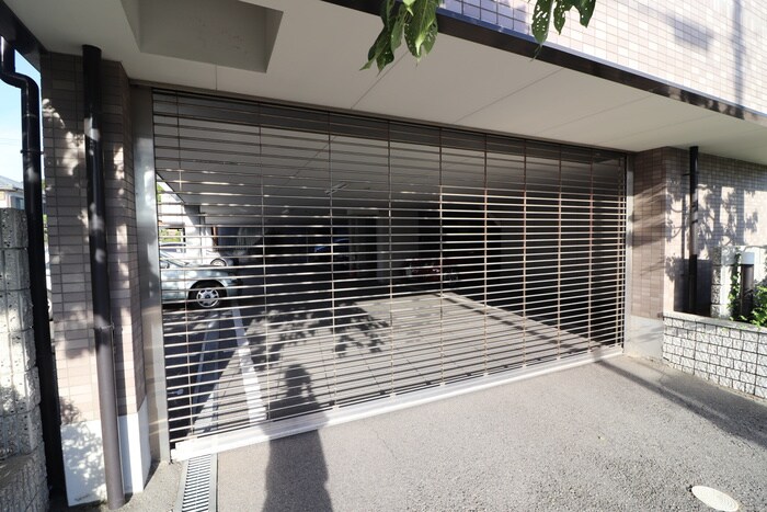 物件外観写真5　(駐車場)