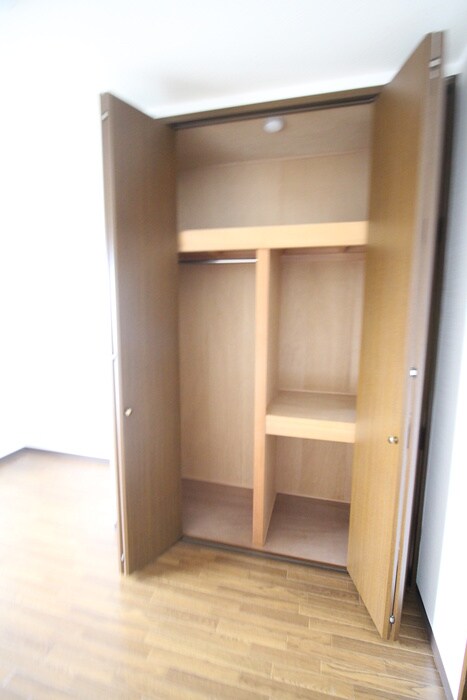 物件内観写真12　(収納)