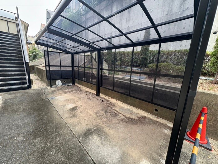 物件外観写真5　(駐輪場)