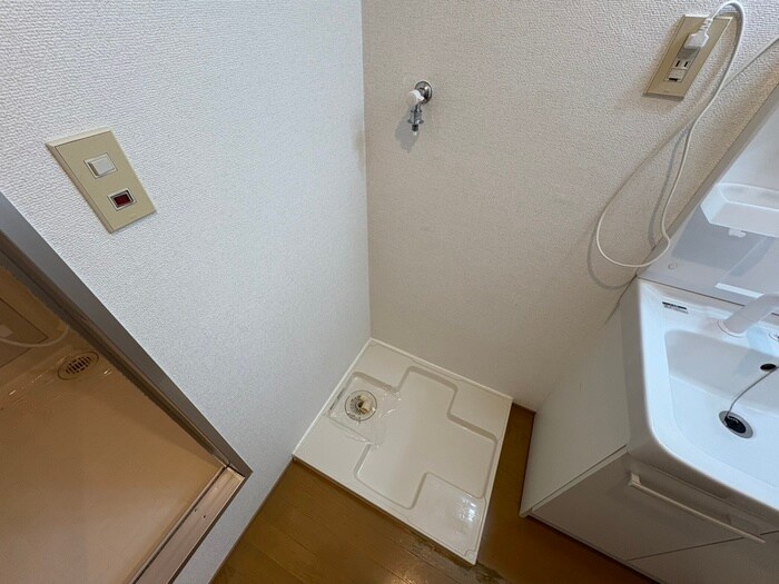 物件内観写真19　(洗濯機置場)