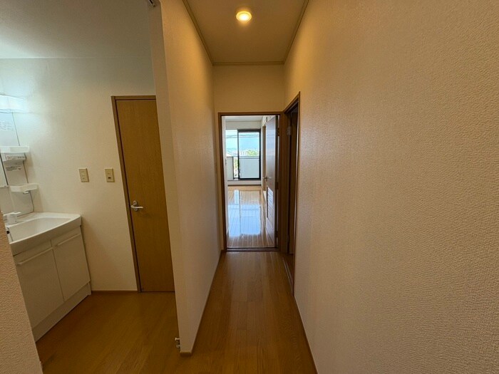 物件内観写真20　(廊下)