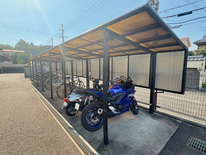 物件外観写真3　(駐輪場)