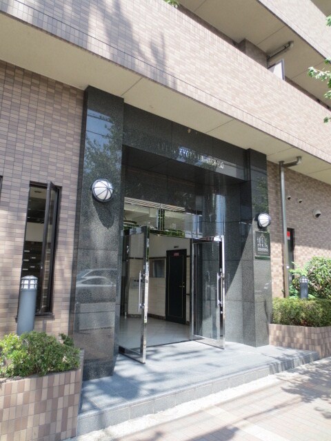 物件外観写真2　(エントランス部分)