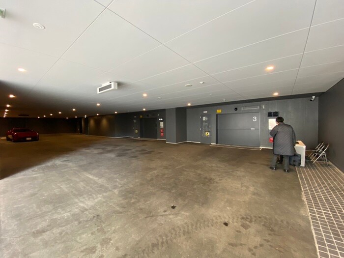 物件外観写真5　(駐車場)