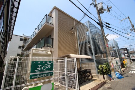 メゾンルシ－ヌ１番館外観写真