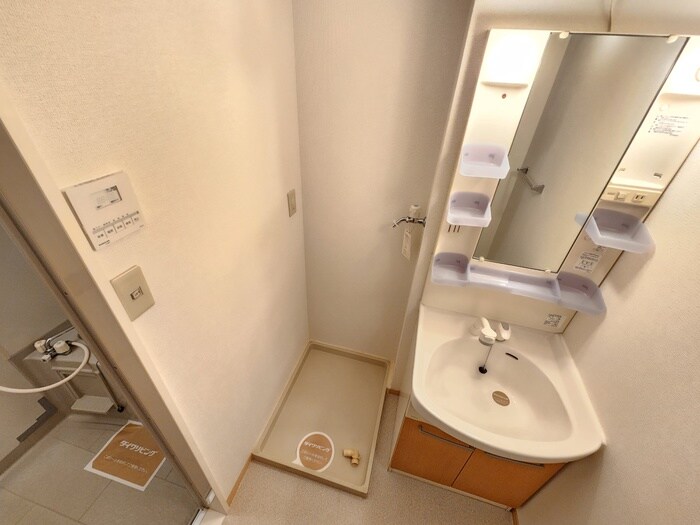 物件内観写真18　(洗濯機置場)