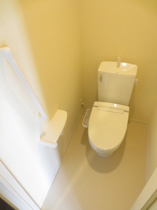 物件内観写真5　(トイレ)