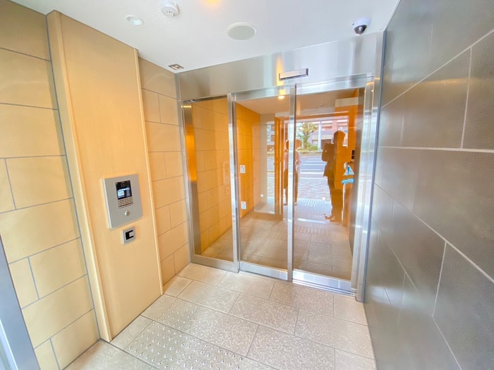 物件外観写真2　(エントランス部分)