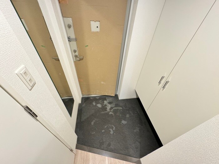 物件内観写真17　(玄関)