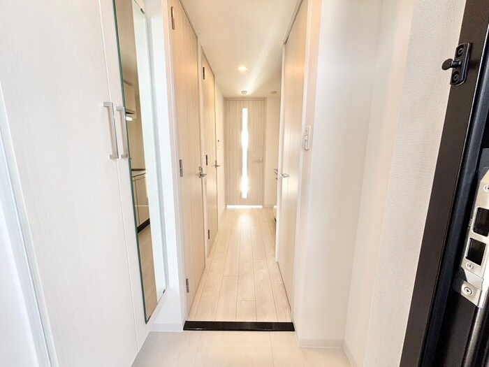 物件内観写真7　(玄関)