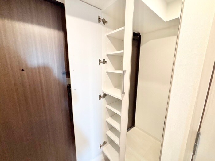 物件内観写真8　(靴箱)