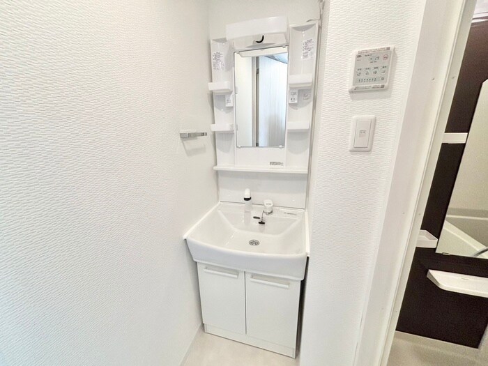 物件内観写真9　(洗面)