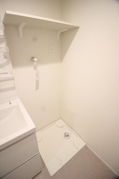 物件内観写真14　(洗濯機置場)