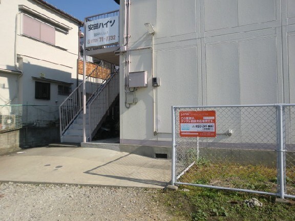 物件外観写真2　(エントランス部分)