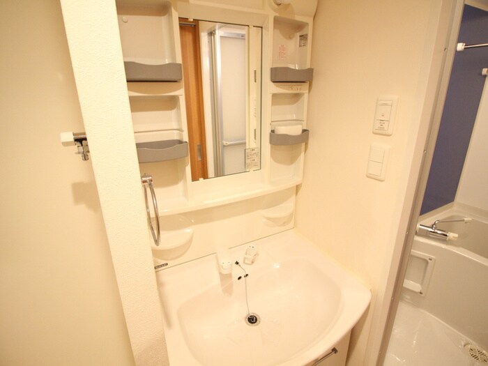 物件内観写真8　(洗面)