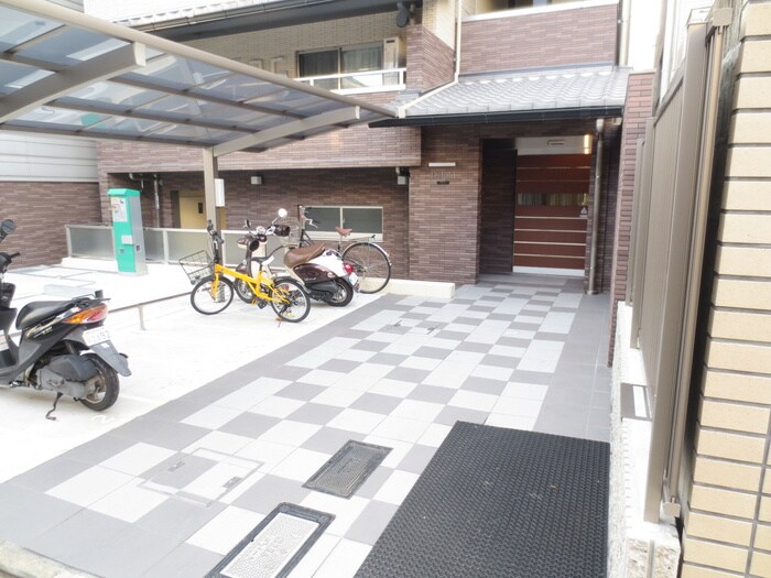 物件外観写真2　(駐輪場)