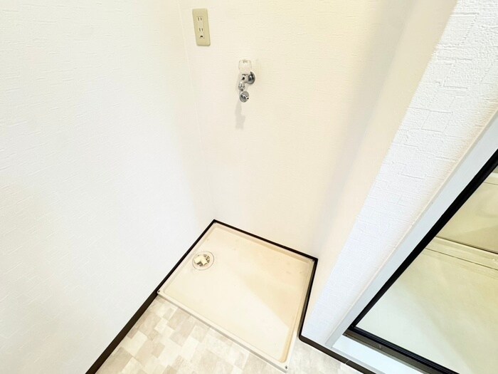 物件内観写真13　(洗濯機置場)