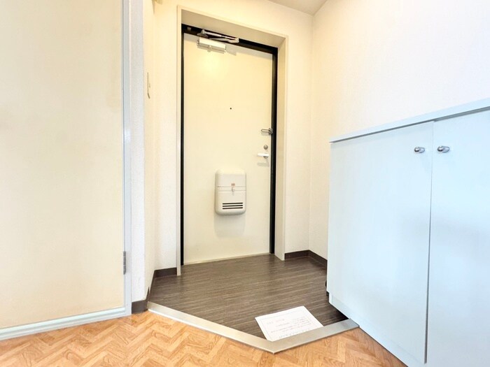 物件内観写真17　(玄関)