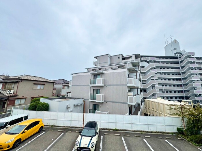 物件内観写真22　(室内からの展望)