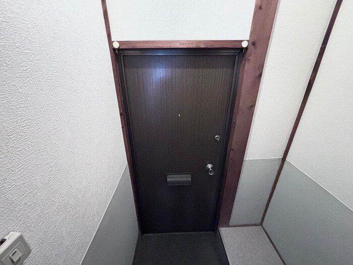 物件内観写真12　(玄関)