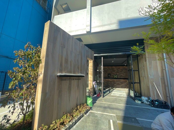 物件外観写真5　(エントランス部分)