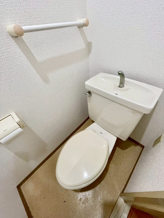 物件内観写真12　(トイレ)