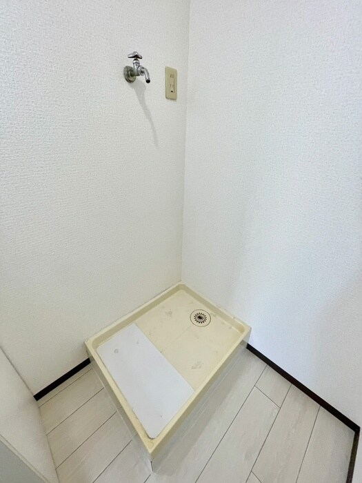 物件内観写真18　(洗濯機置場)