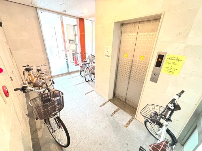 物件外観写真4　(駐輪場)