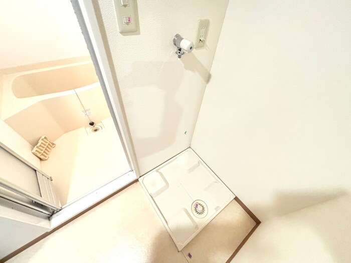 物件内観写真18　(洗濯機置場)