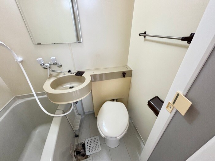 物件内観写真15　(トイレ)