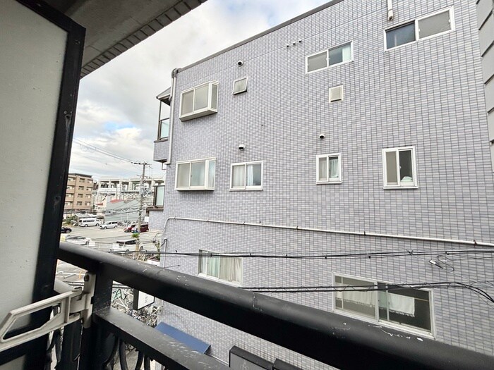 物件内観写真18　(室内からの展望)