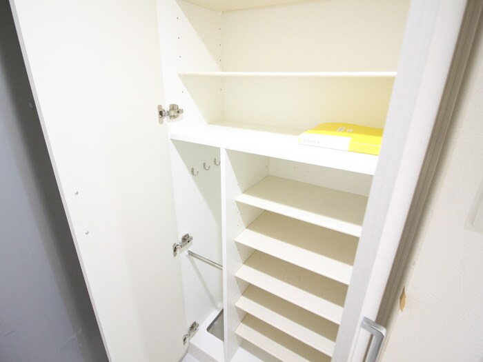 物件内観写真17　(靴箱)