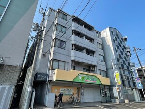リヴィース千里丘外観写真