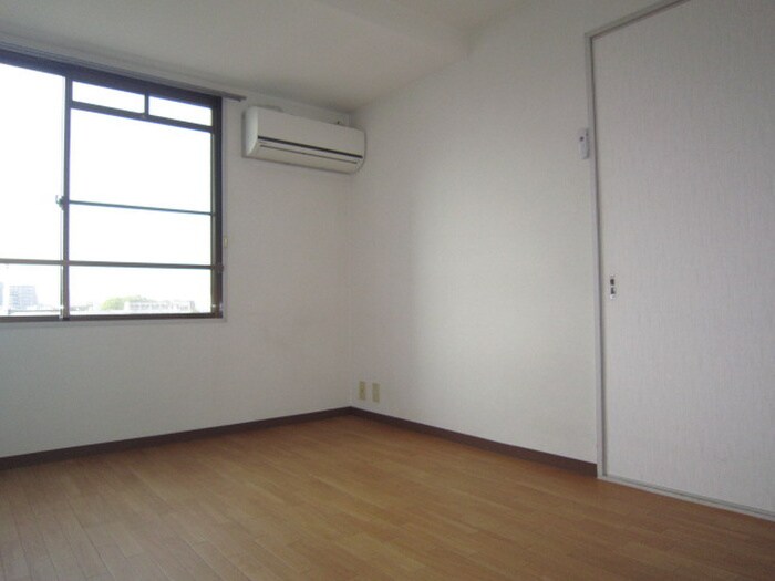 物件内観写真10　(居室)