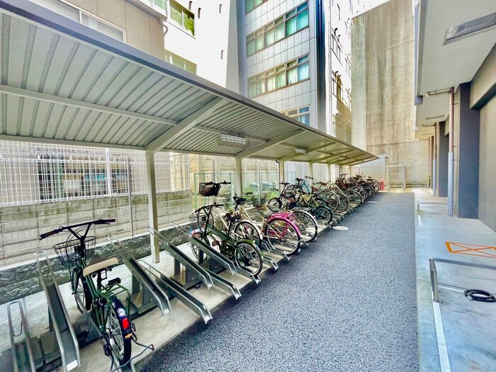 物件外観写真4　(駐輪場)