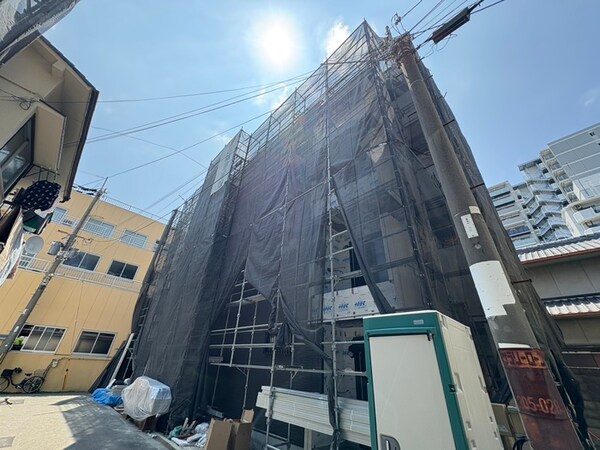 建築中