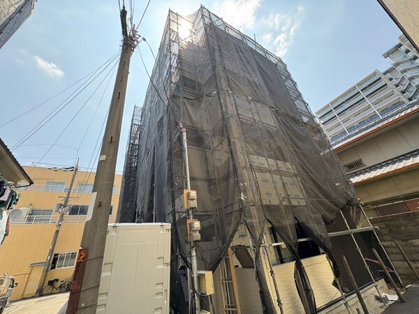 建築中
