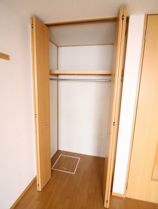 物件内観写真15　(収納)