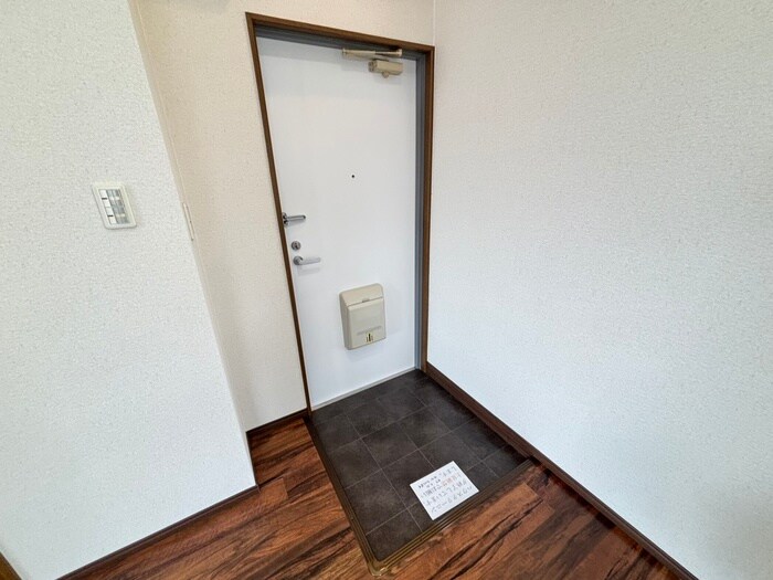 物件内観写真19　(玄関)