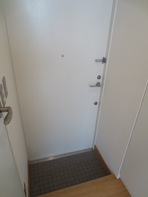 物件内観写真7　(玄関)
