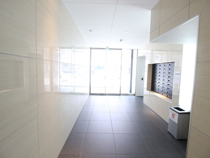 物件外観写真2　(エントランス部分)