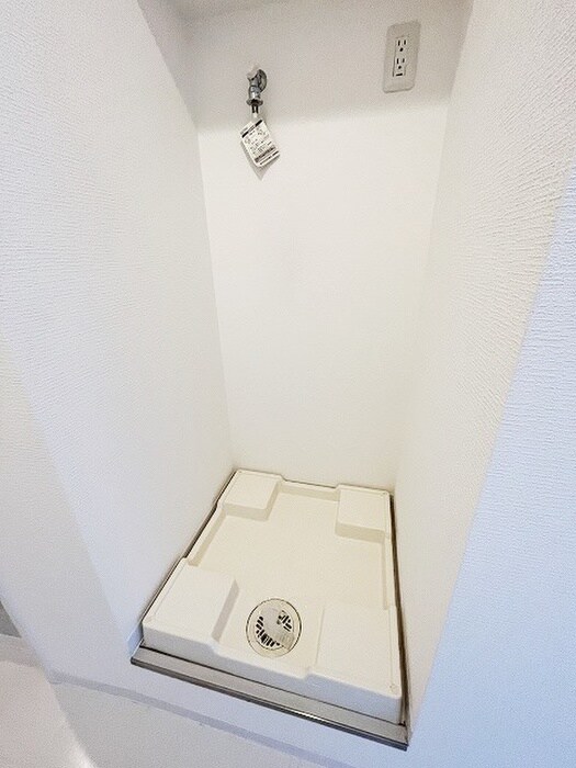 物件内観写真10　(洗濯機置場)