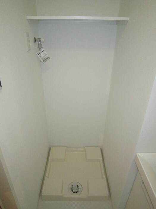 物件内観写真11　(洗濯機置場)