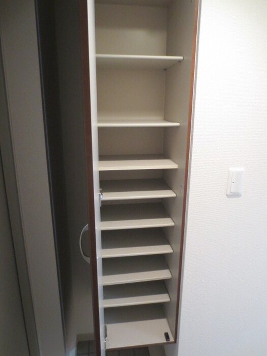 物件内観写真15　(靴箱)