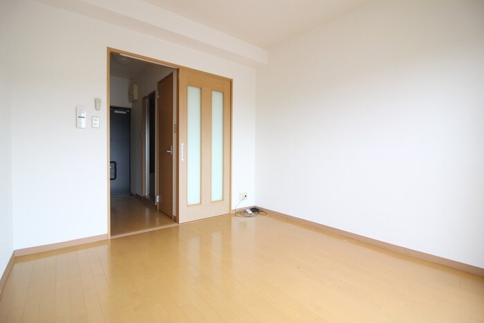 物件内観写真3　(居室)