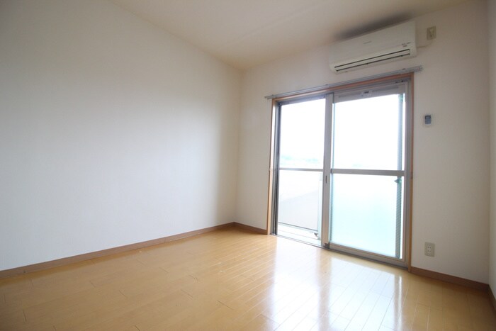 物件内観写真4　(居室)