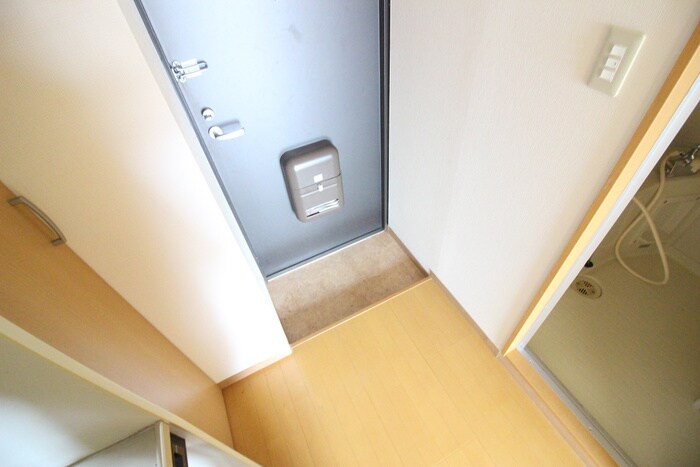 物件内観写真10　(玄関)