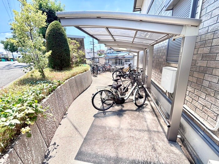 物件外観写真3　(駐輪場)