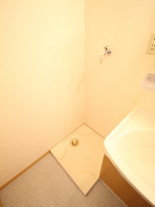 物件内観写真11　(洗濯機置場)